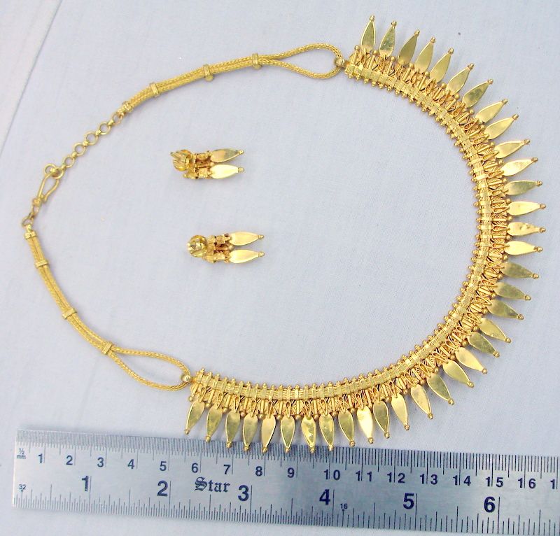 VINTAGE 22 CT SOLID GOLD SPIKY NECKLACE EARRING SET  