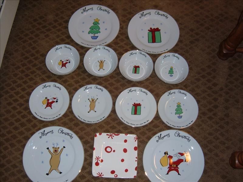 MERRY CHRISTMAS PORCELAIN CHRISTMAS DINNERWARE DISH SET  