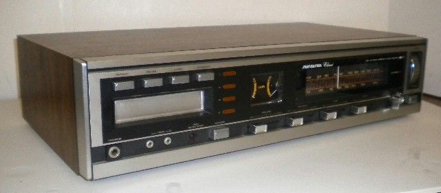   Classic Compact Am/Fm Stereo Receiver & Eight 8 Track # 5425 Design C