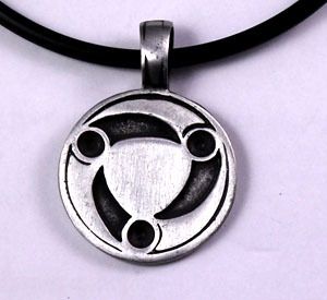 Trinity CIRCLE CROP CIRCLES Pewter Pendant w Choker  