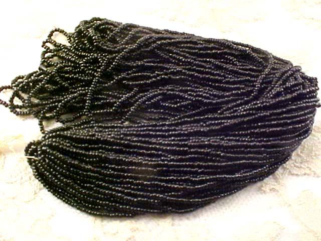 Vtg 1 HANK BLACK UBER OLD 1920S GLASS SEED BEADS HOT  