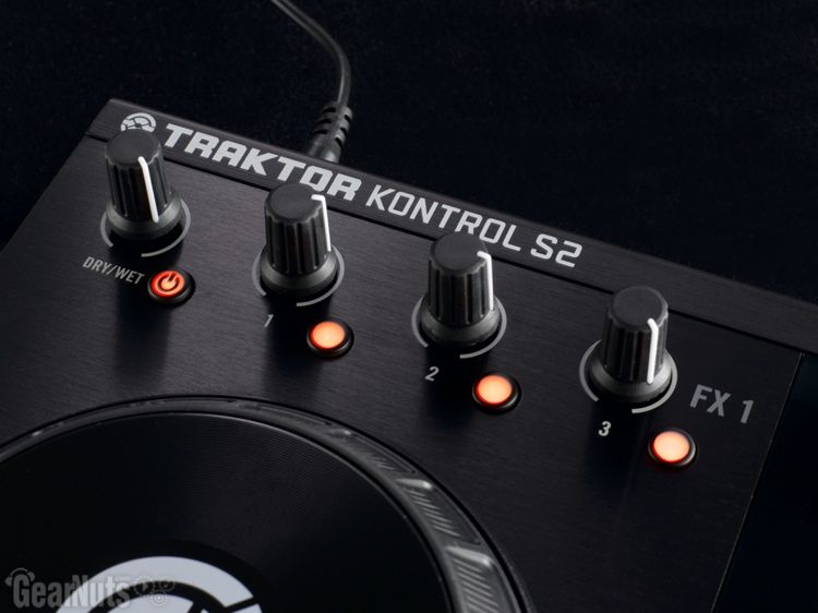 Native Instruments Traktor Kontrol S2 (Traktor Complete System)  