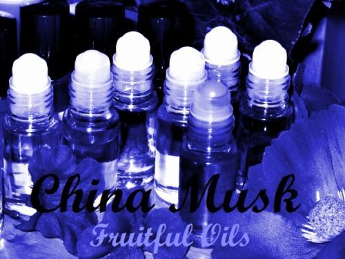 CHINA MUSK BODY OIL 5 ML  UNISEX LITE FOR MEN / WOMEN  