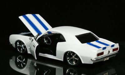 1967 Chevrolet Camaro z28   Diecast 124 Scale   White  