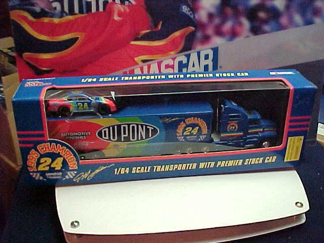 24 JEFF GORDON 1995 CHAMPION 1/64 TRANSPORTER WITH CAR  