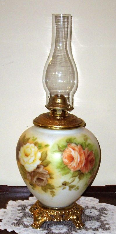 Old GWTW Table Oil Lamp w/ Hand Painted Flowers. P&A  