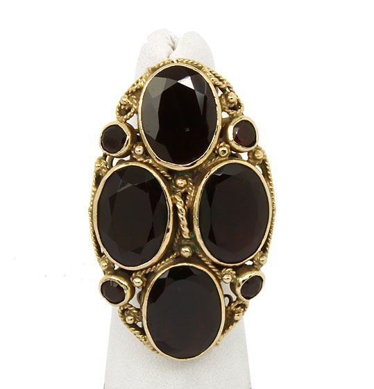 STUNNING VINTAGE 14K GOLD & 41 CTS GARNET LADIES RING  