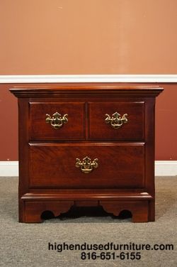 THOMASVILLE Winston Court Cherry Two Drawer Nightstand  