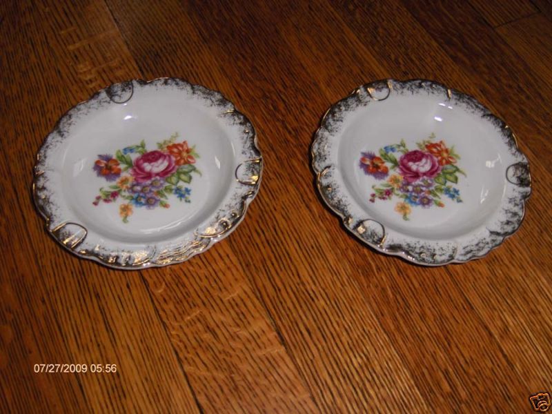 VINTAGE PORCELAIN FLORAL ASHTRAYS, MADE IN JAPAN, 2 PR.  