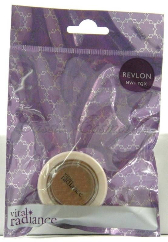 REVLON Vital Radiance Mousse EyeShadow   Champagne 04  