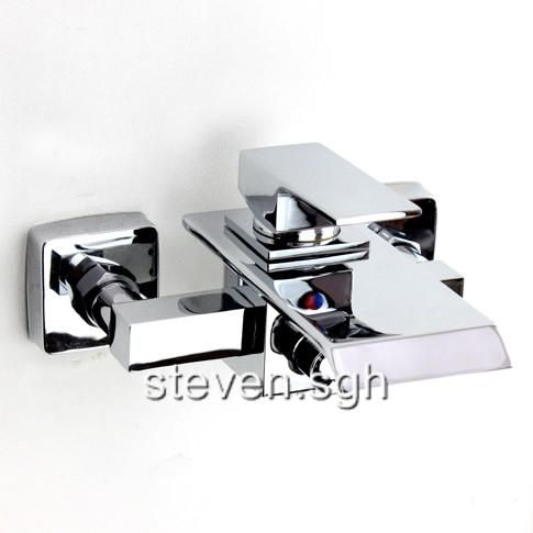 Modern Design Waterfall Bathtub Faucet Shower Faucet Set 8074  