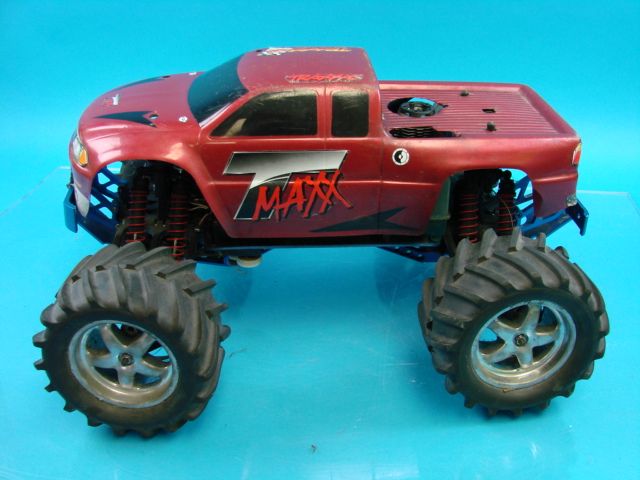 Maxx Traxxas 4910 Nitro 4 Wheel Drive Gas Powered RC Truck Mega 2 