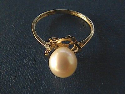 brand New Yellow Gold genuine Cultured Pearl Ring with 1 tiny diamond 